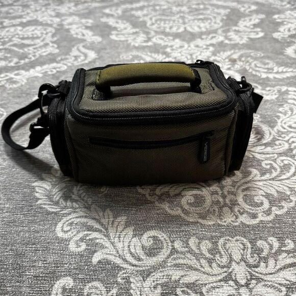 Vanguard Verge Camera Bag Green Padded with Adjustable Strap - Picture 2 of 8